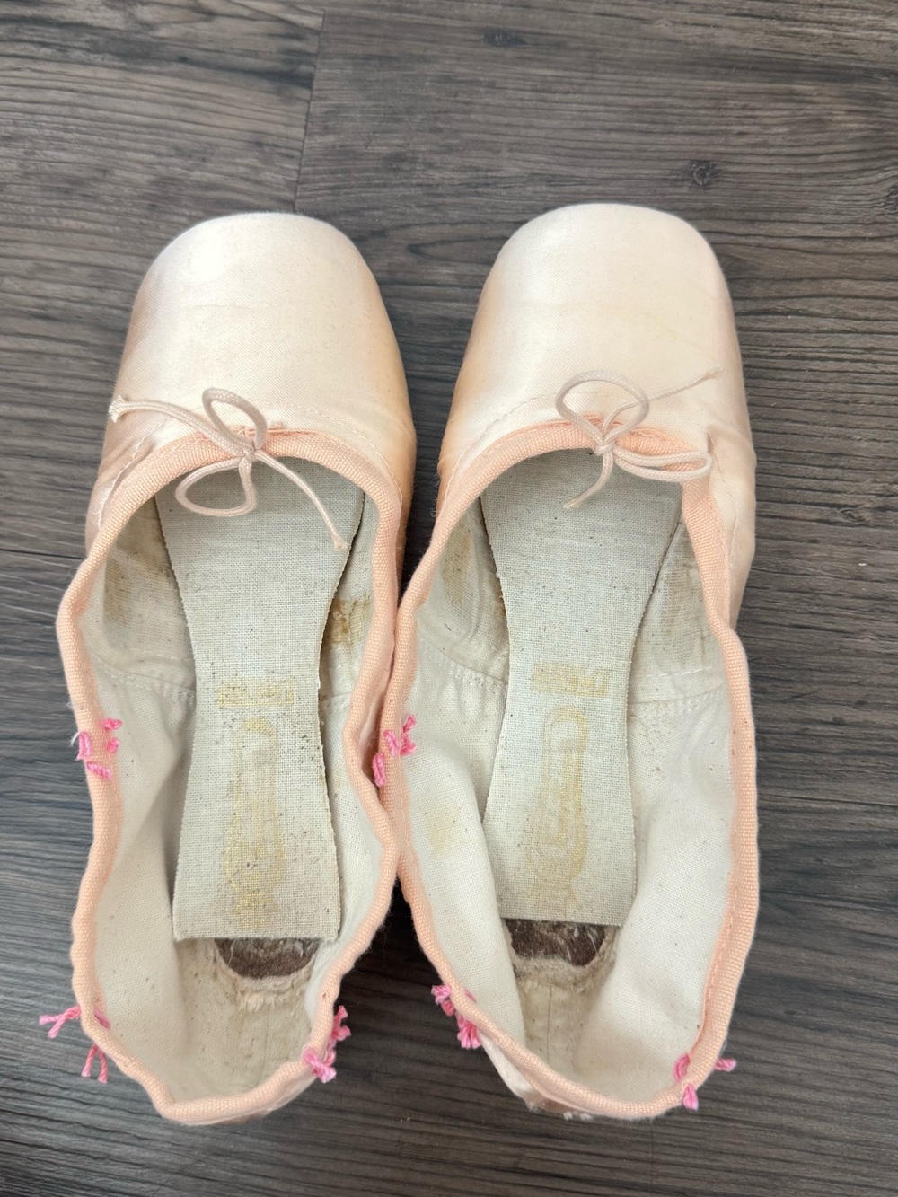 Used pointe shoes
